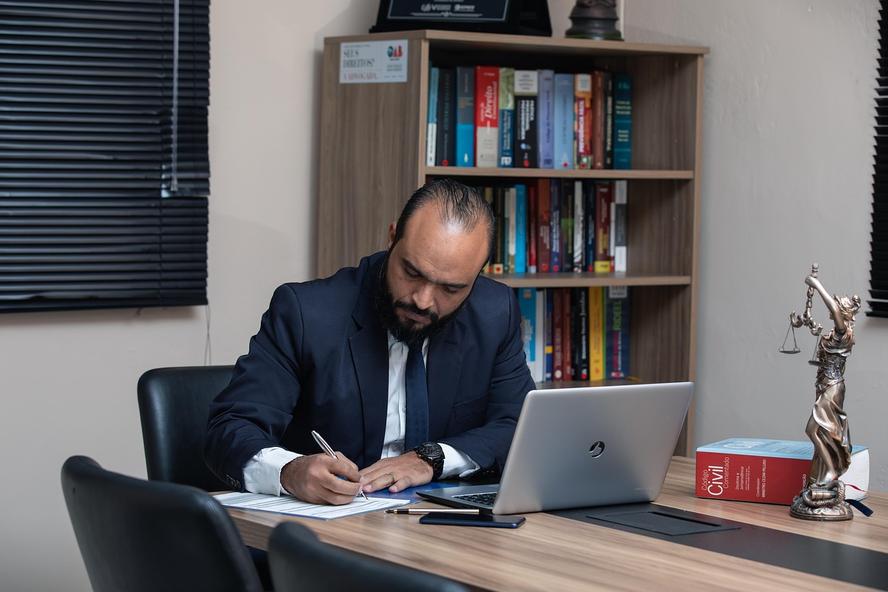 advogadoaguilar-man-5806011_1280 intellectual property starter kit for startups South Africa